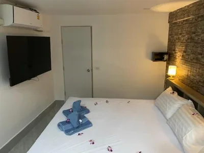 标准特大床客房 — My Home